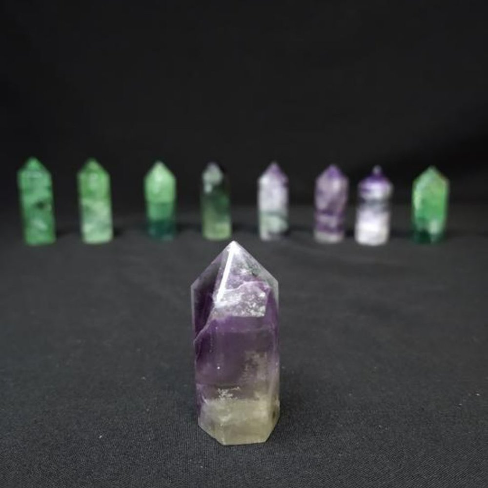 Beautiful faceted Fluorite Points - Picture 4 of 14